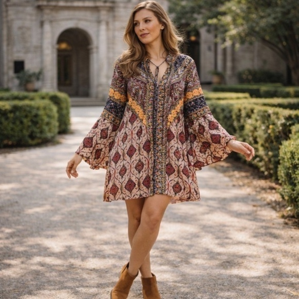 Umgee Anthropologie Daydream Believer Boho Bell Sleeve Swing EUC M #971